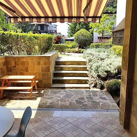 Cozy Ground-floor With Terrace Apartament