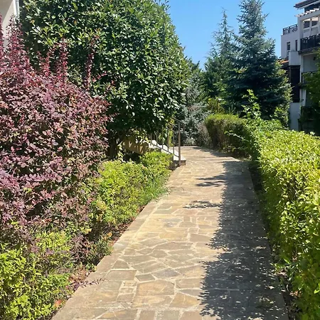 Cozy Ground-floor With Terrace 公寓 索佐波尔