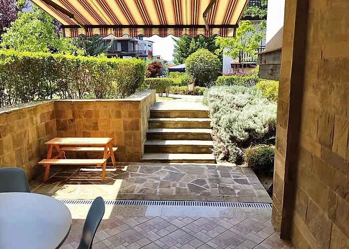 Cozy Ground-floor With Terrace Daire