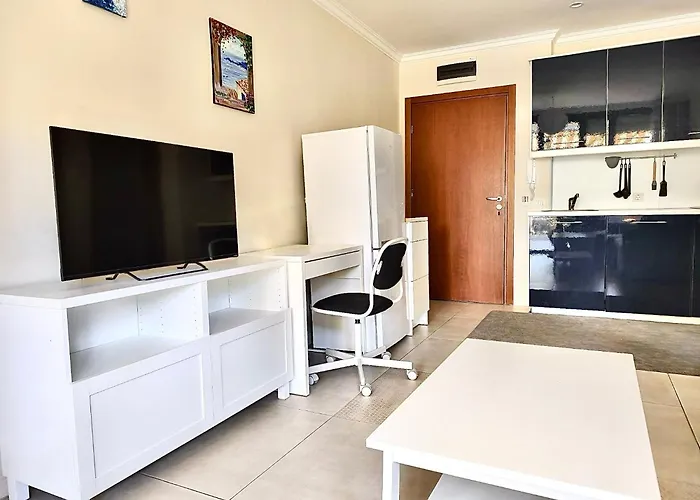 Cozy Ground-floor With Terrace *